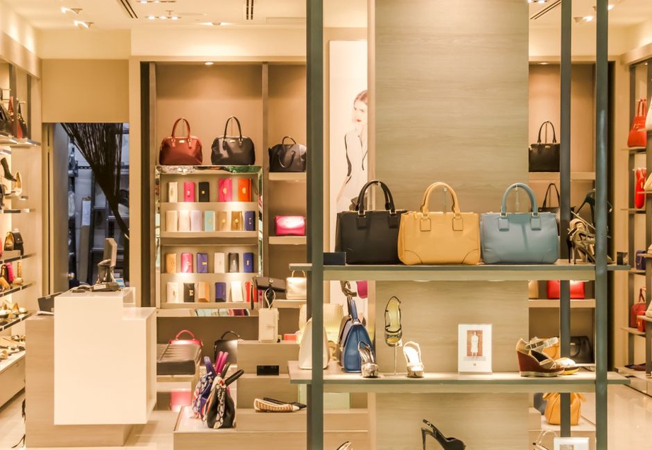 Handtaschen aus den 2010er Jahren in verschiedenen Farben