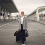 Jeans und Cardigan für die Zugreise